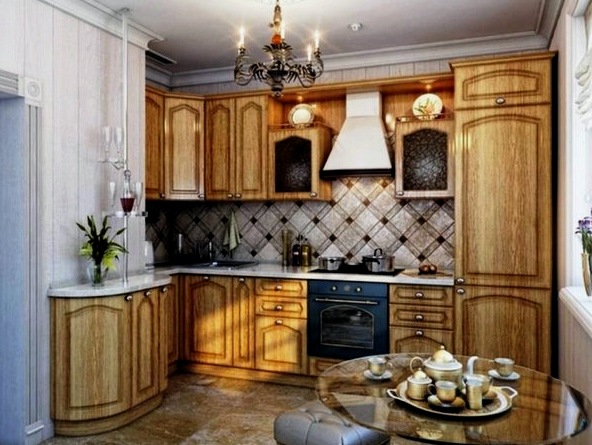 A klasszikusok mindig divatosak: hogyan lehet klasszikus stílusban díszíteni egy kis konyha belső kialakítását