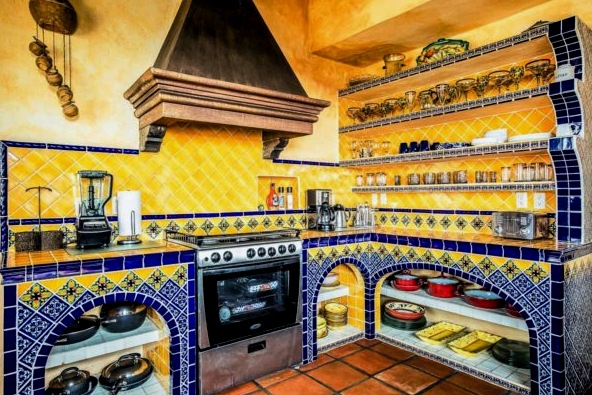 Mexikói stílusú konyha: belsőépítészeti ötletek és fotópéldák