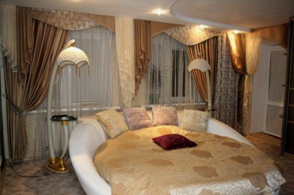 Ágytakarók és függönyök a hálószobához - a textil dekoráció stílusa