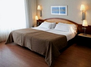 Az ágy elhelyezkedése a hálószobában