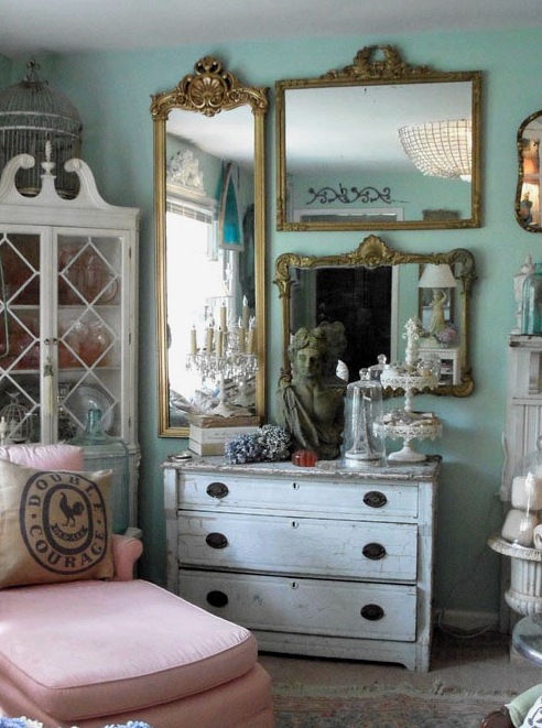 Kopott, elegáns hálószoba – a régi és az új kifinomult, vintage keveréke egy csipetnyi romantikával