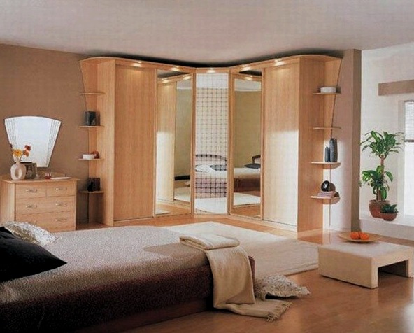 Sarokszekrény a hálószobában – kényelmes és tekintélyes