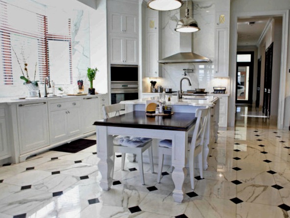 Mit jobb a konyha padlójára fektetni - csempe vagy laminált