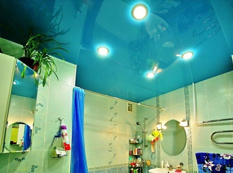 Fürdőszoba mennyezet színe