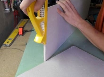 Hogyan kell vágni egy gipszkarton falat