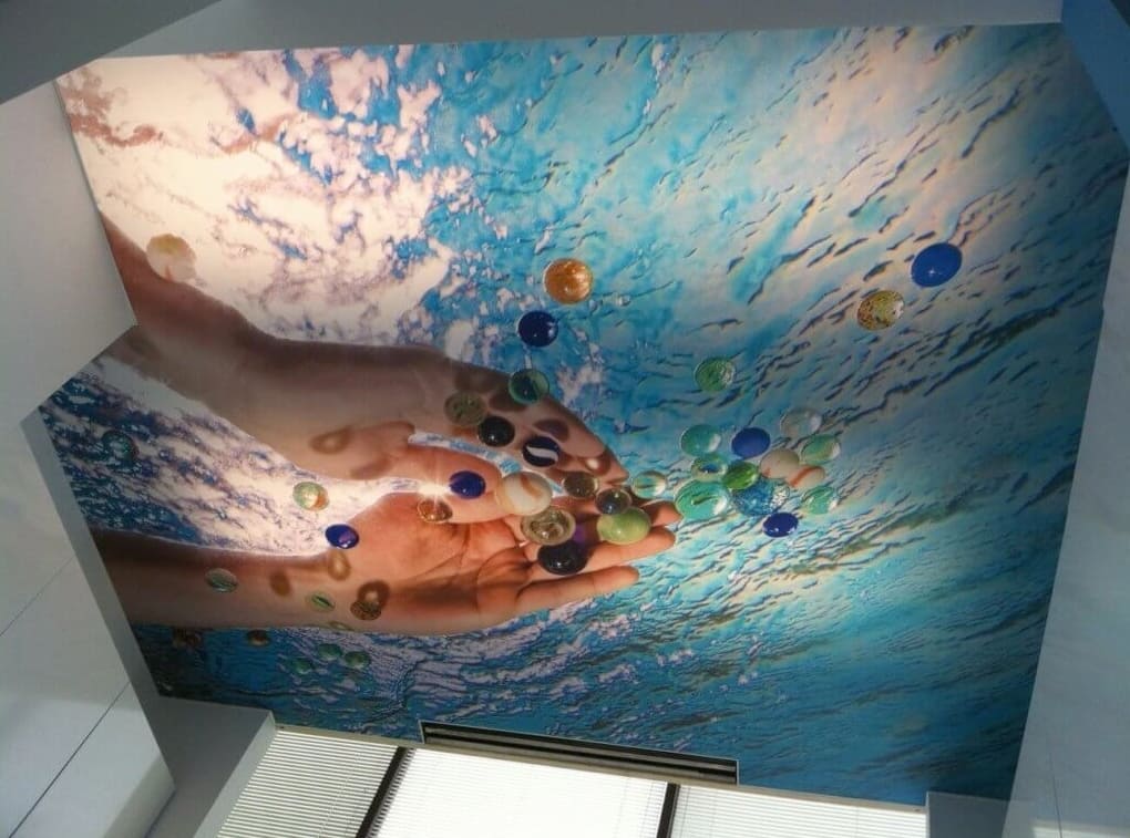 3D feszített mennyezetek a fürdőszobában