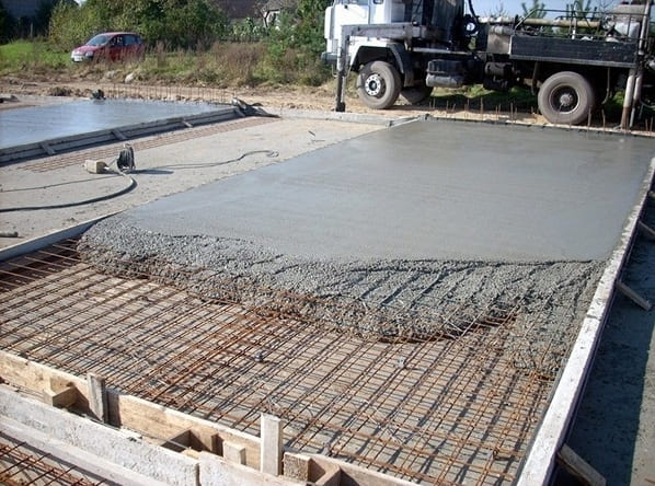 Hogyan készítsünk egy járdát betonnal saját kezűleg fotóval