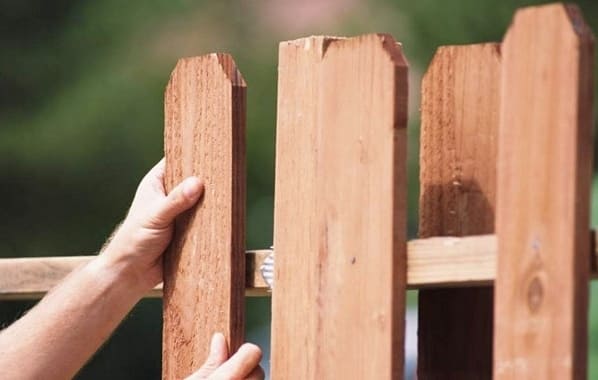 Hogyan készítsünk egy fa kerítés saját kezűleg fotó