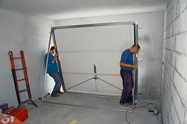szekcionált ajtók beépítési fotó