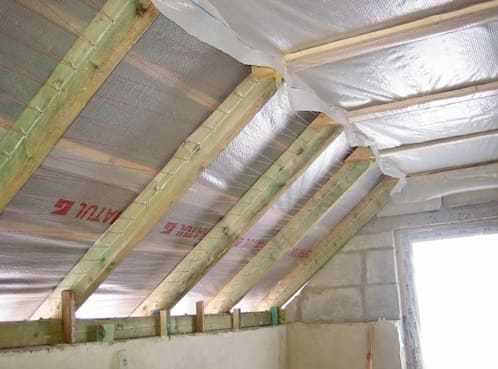 Hogyan szigeteljük a tetőt saját kezűleg: energiatakarékos technológia és felhasznált anyagok