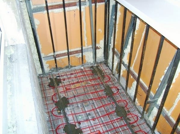 Padlófűtés laminált padló alatt fotó
