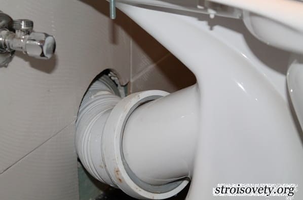Így kell a WC-t saját kezűleg felszerelni