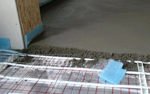 Hogyan készítsünk egy víz padlófűtés saját kezűleg