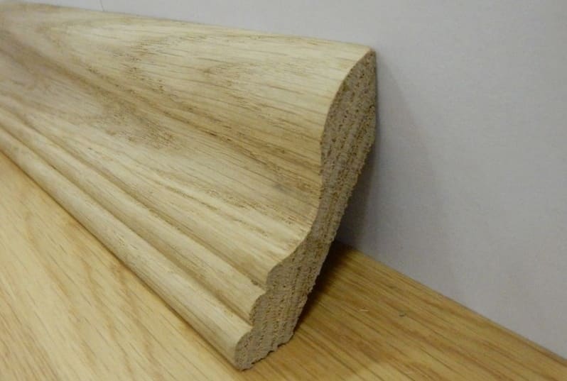 fából készült szegélylécek a padlóra