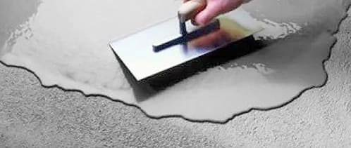 Padlókiegyenlítés laminált padlóhoz: a folyamat jellemzői az alapanyagtól függően