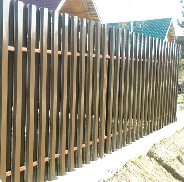 vasalódeszka kerítés fotó