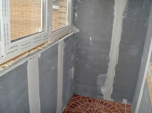 hogyan kell szigetelni a padlót egy erkélyen fotó