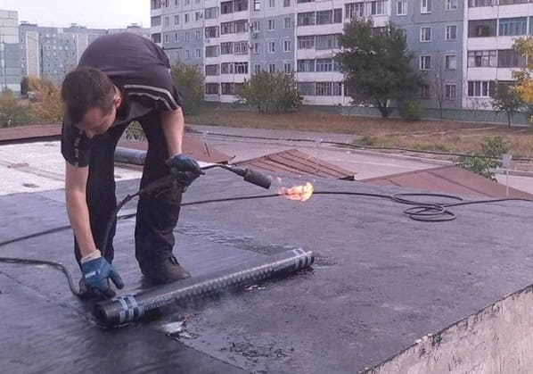 Puha tető javítása: anyagok és javítási módszerek szivárgások esetén