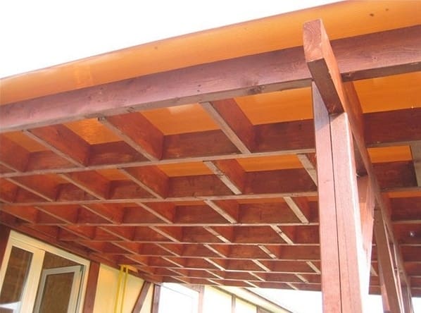 Fából készült autó napellenzők: előnyeik és telepítésük saját kezűleg