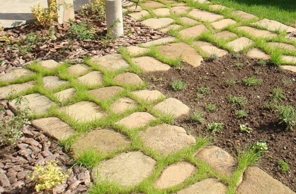 Kézzel készített utak a kertben: hat ötlet az otthoni kertépítéshez