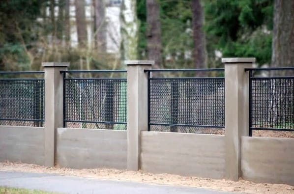 Beton kerítés oszlopok fotó