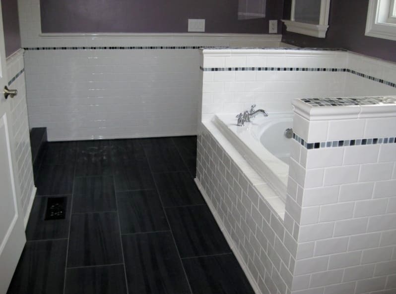 A fekete fürdőszoba: tervezési megoldások és gyakorlati tippek