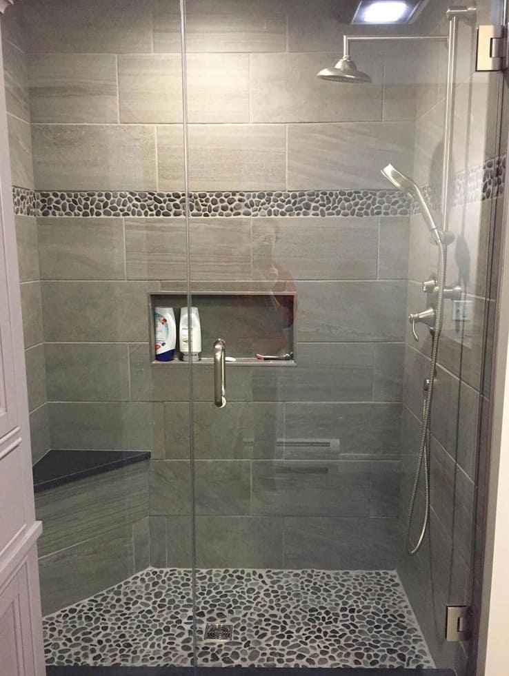 Csempézett zuhanykabin fotó