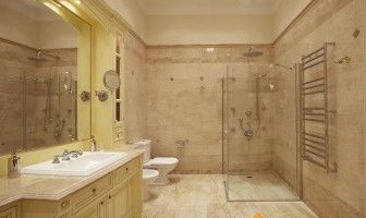 Üveg fürdőszoba ajtók – modern megoldás