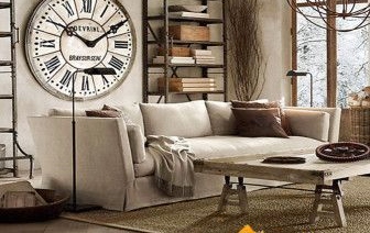 A klasszikus nappali befejezéséhez díszítse a falat egy antik inga- és kakukkos órával