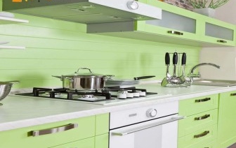 Hogyan használjuk a zöldet a konyha színkombinációjában?