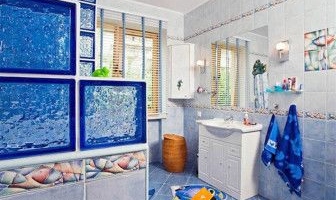 Egy tengeri ihletésű enteriőr remekül mutatna a fürdőszobában, a hálószobában és más helyiségekben