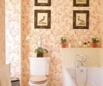 7 Tipp a fürdőszoba tapétával történő díszítéséhez: választás és ragasztás