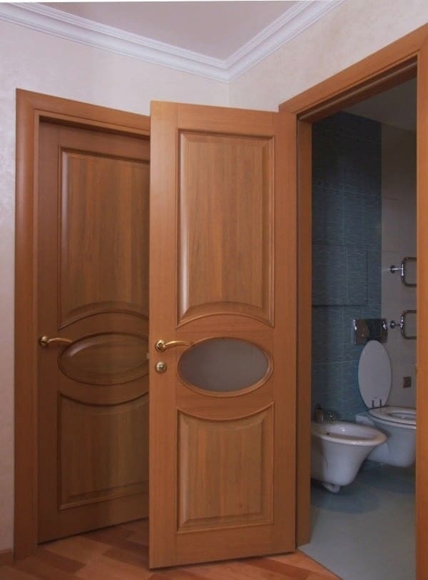 Belső ajtók a fürdőszobába és a WC-be: 8 tipp a választáshoz
