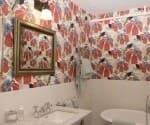7 Tipp a fürdőszoba tapétával történő díszítéséhez: választás és ragasztás