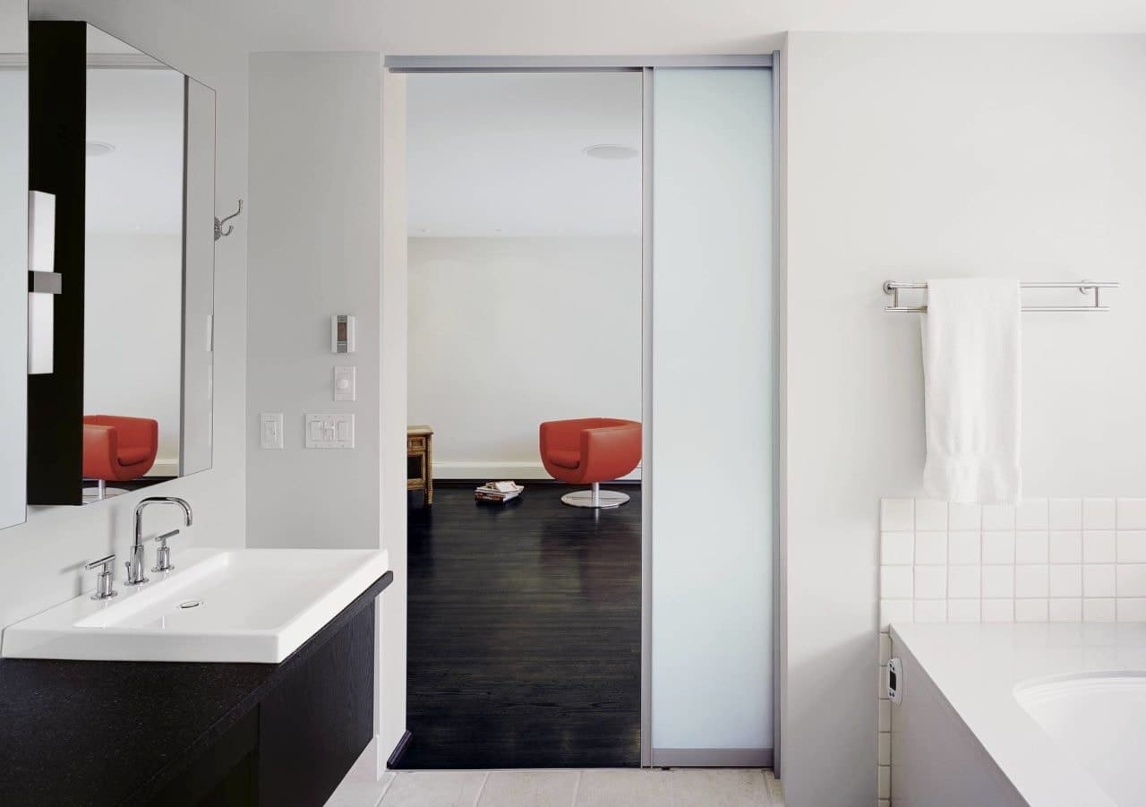 Belső ajtók a fürdőszobába és a WC-be: 8 tipp a választáshoz