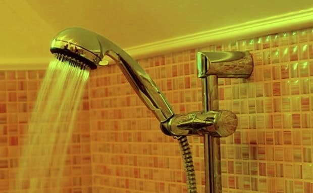 12 Tipp, hogy melyik zuhanyfejet válasszuk: típusok, anyag, rögzítés, gyártó