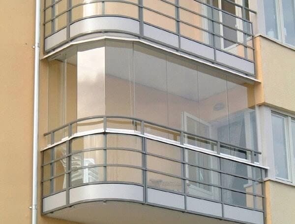 keret nélküli erkély üvegezés