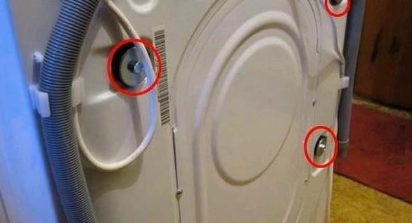 A mosógép zajt ad a centrifugálás során: keresi az okot és kijavítja a hibát