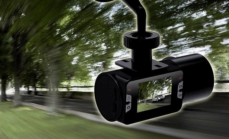 Videó felvevő vagy akció kamera autókhoz: melyiket válasszuk?