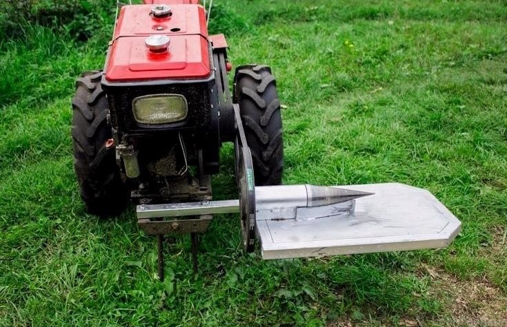 Fahasító járó traktorhoz: a munka jellemzői
