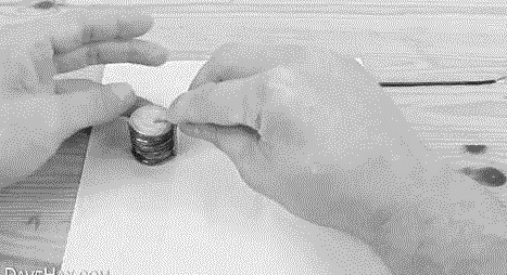 Nehéz akkumulátor: hogyan gyújts tüzet és készíts elemet érmékből