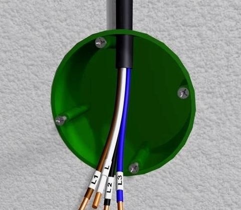 Hogyan lehet egyedül csatlakoztatni egy háromgombos kapcsolót, és elkerülni a hibákat?