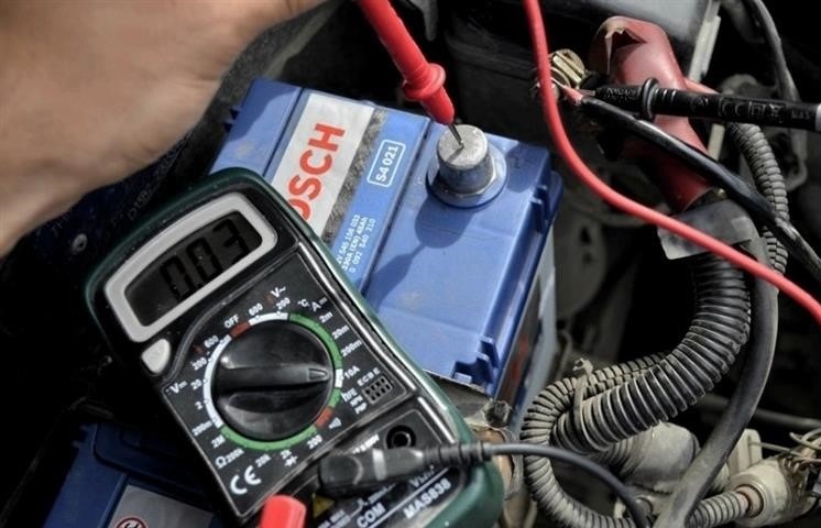 5 hiba, amely tönkreteheti az autó akkumulátorát