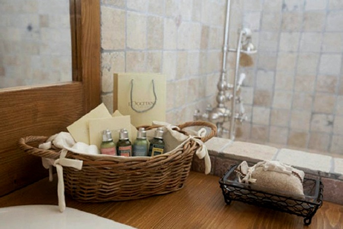 A Provence -i stílus díszítésének elvei a fürdőszobában