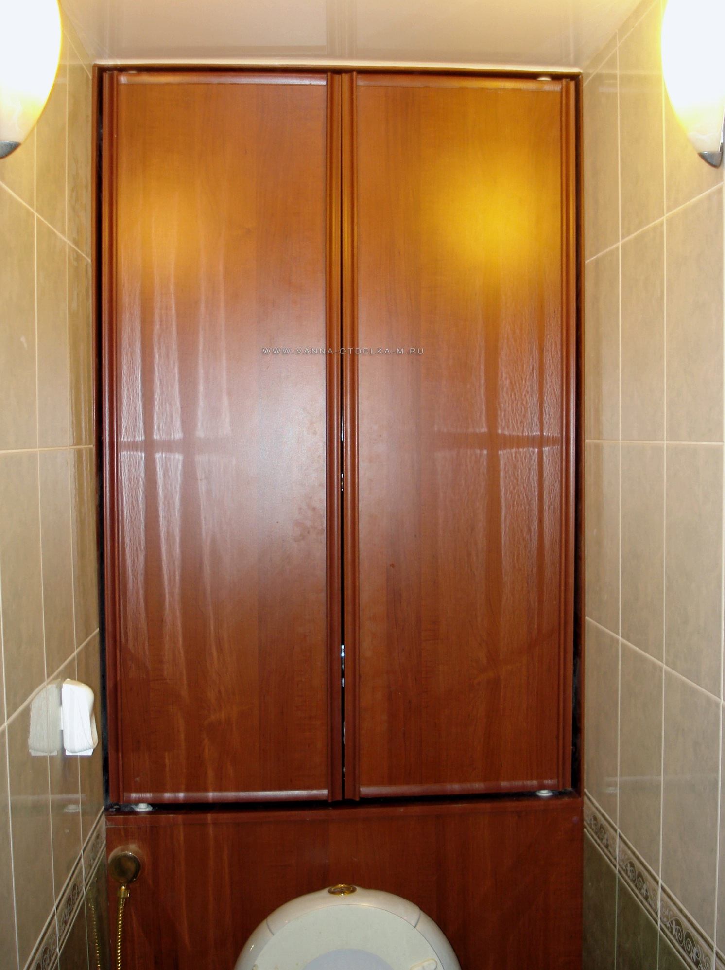 A vécében lévő szekrények ajtaja által végzett funkciók, kiválasztási kritériumok