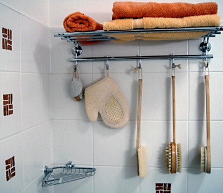 Króm fürdőszobai polcok, típusok és ajánlások