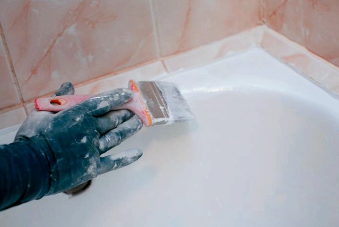 Hogyan csiszoljuk az akril fürdőszobát saját kezünkkel