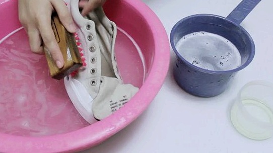 A cipők mosógépben való mosásának árnyalatai