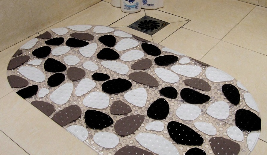Gumi alapú szőnyeg a fürdőszobába