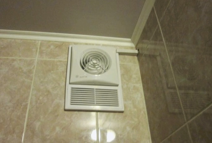 Hogyan válasszuk ki a kipufogó ventilátort a fürdőszobában